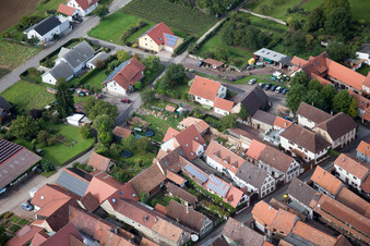 Quartier Heuchelheim in Heuchelheim-Klingen dans le département Rhénanie-Palatinat, Allemagne d'en haut