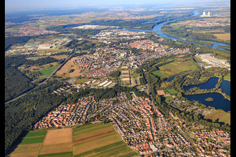 Vue aérienne de Vue d'ensemble de la ville depuis le sud à Germersheim dans le département Rhénanie-Palatinat, Allemagne