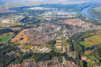 Vue oblique de Vue d'ensemble de la ville depuis le sud à Germersheim dans le département Rhénanie-Palatinat, Allemagne