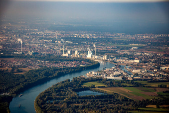 Vue aérienne de Quartier Rheinau in Mannheim dans le département Bade-Wurtemberg, Allemagne