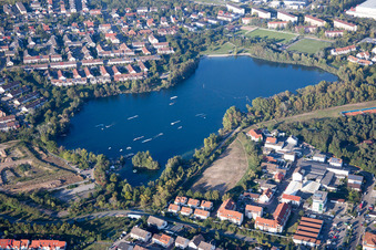 Vue aérienne de Base de Loisirs Ski Nautique - Hippodrome Ski Nautique + Wakeboard Mannheim à le quartier Rheinau in Mannheim dans le département Bade-Wurtemberg, Allemagne