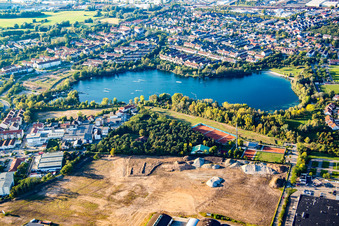 Vue aérienne de Lac de Rheinau à le quartier Rohrhof in Brühl dans le département Bade-Wurtemberg, Allemagne