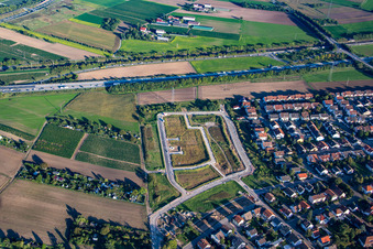Vue aérienne de Nouvelle zone de développement Otto-Hahn-Straße à Brühl dans le département Bade-Wurtemberg, Allemagne