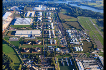 Vue aérienne de Parc de réservoirs TanQuid à Speyer dans le département Rhénanie-Palatinat, Allemagne