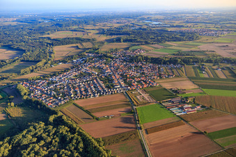 Vue oblique de Vue de la ville depuis le nord-ouest à le quartier Sondernheim in Germersheim dans le département Rhénanie-Palatinat, Allemagne