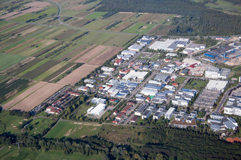 Vue aérienne de Zone industrielle à la gare à le quartier Rot in St. Leon-Rot dans le département Bade-Wurtemberg, Allemagne