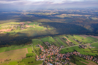 Vue aérienne de De l'est à le quartier Schollbrunn in Waldbrunn dans le département Bade-Wurtemberg, Allemagne