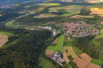Vue aérienne de Quartier Reicholzheim in Wertheim dans le département Bade-Wurtemberg, Allemagne