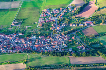 Vue aérienne de Quartier Dertingen in Wertheim dans le département Bade-Wurtemberg, Allemagne
