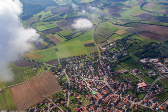 Vue aérienne de Quartier Westheim in Knetzgau dans le département Bavière, Allemagne