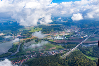Vue aérienne de Quartier Limbach in Eltmann dans le département Bavière, Allemagne