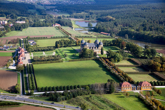 Vue aérienne de Parc du château de Seehof à Memmelsdorf dans le département Bavière, Allemagne