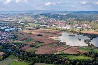 Vue aérienne de Les rives du Main à Zeil am Main dans le département Bavière, Allemagne