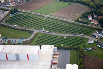 Vue aérienne de Zone industrielle et implantation d'entreprises Am Rödertor à Donnersdorf dans le département Bavière, Allemagne