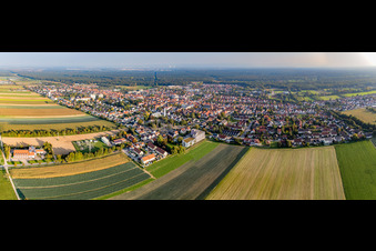 Vue aérienne de Panorama de la ville depuis le nord-ouest à Kandel dans le département Rhénanie-Palatinat, Allemagne
