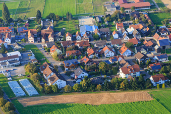 Vue aérienne de Römerstr à le quartier Minderslachen in Kandel dans le département Rhénanie-Palatinat, Allemagne