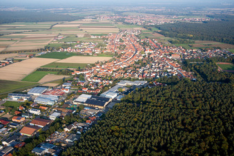 Vue aérienne de Hatzenbühl dans le département Rhénanie-Palatinat, Allemagne