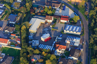 Vue aérienne de Zone industrielle Am Kleinwald avec ProBus Reisemobile GmbH à Herxheim bei Landau dans le département Rhénanie-Palatinat, Allemagne