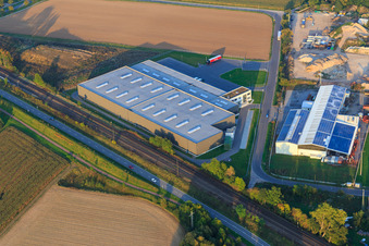 Vue aérienne de Zone industrielle de Große Ahlmühle à l'ouest avec Eichenlaub Logistik GmbH à Rohrbach dans le département Rhénanie-Palatinat, Allemagne