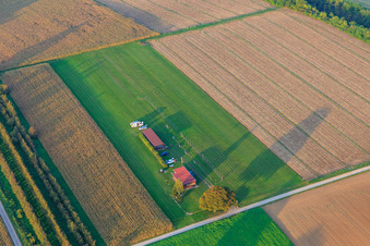 Vue oblique de Aérodrome modèle du club de modélisme Freckenfeld eV du sud-ouest à Freckenfeld dans le département Rhénanie-Palatinat, Allemagne