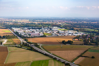 Vue aérienne de Reichstett, zone industrielle à Hœrdt dans le département Bas Rhin, France