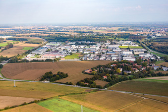Vue aérienne de Reichstett, zone industrielle à Hœrdt dans le département Bas Rhin, France