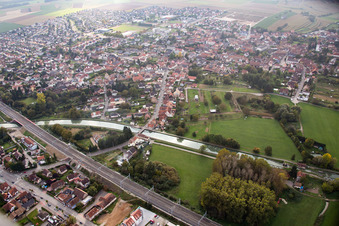 Photographie aérienne de Rivière - structure de pont sur le Mühlbach à Vendenheim dans le département Bas Rhin, France
