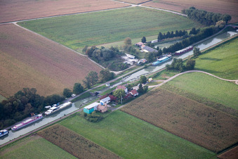 Vendenheim dans le département Bas Rhin, France du point de vue du drone