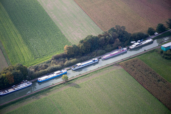Vendenheim dans le département Bas Rhin, France d'un drone