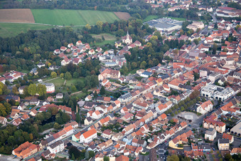 Bischwiller dans le département Bas Rhin, France depuis l'avion