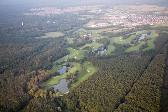 Vue aérienne de Terrain de golf à Soufflenheim dans le département Bas Rhin, France