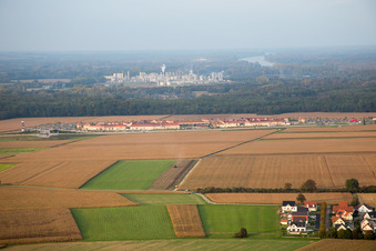 Vue aérienne de Centre de marques de style à Roppenheim dans le département Bas Rhin, France