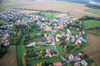 Neuhaeusel dans le département Bas Rhin, France depuis l'avion