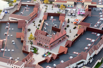 Vue oblique de Centre commercial Roppenheim The Style Outlets à Roppenheim dans le département Bas Rhin, France