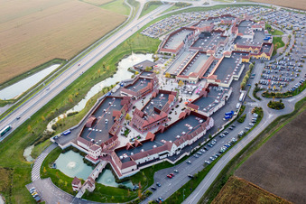 Centre commercial Roppenheim The Style Outlets à Roppenheim dans le département Bas Rhin, France hors des airs