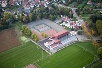 Beinheim dans le département Bas Rhin, France du point de vue du drone
