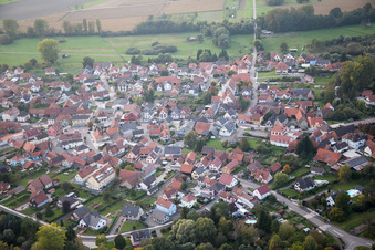 Vue aérienne de Beinheim dans le département Bas Rhin, France