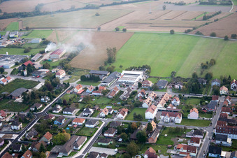 Vue aérienne de Beinheim dans le département Bas Rhin, France