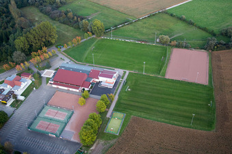 Vue aérienne de Site d'atterrissage périphérique parfait dans le CTR à Beinheim dans le département Bas Rhin, France