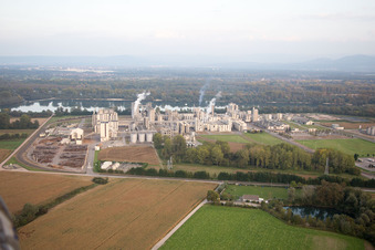 Industrie à Beinheim dans le département Bas Rhin, France vue d'en haut