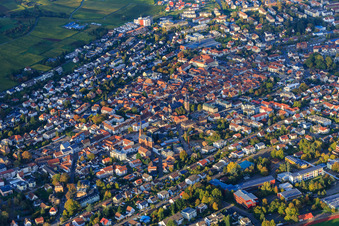 Vue aérienne de Centre-ville avec Petronellastr à Bad Bergzabern dans le département Rhénanie-Palatinat, Allemagne
