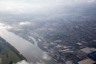 Vue aérienne de Port à Worms dans le département Rhénanie-Palatinat, Allemagne
