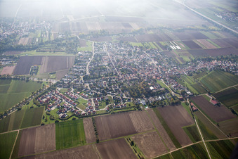 Vue aérienne de Quartier Leiselheim in Worms dans le département Rhénanie-Palatinat, Allemagne