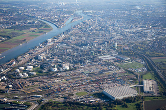 Photographie aérienne de Du nord à le quartier BASF in Ludwigshafen am Rhein dans le département Rhénanie-Palatinat, Allemagne