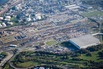 Du nord à le quartier BASF in Ludwigshafen am Rhein dans le département Rhénanie-Palatinat, Allemagne d'en haut