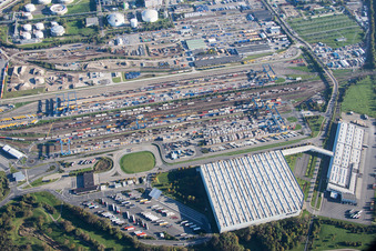 Du nord à le quartier BASF in Ludwigshafen am Rhein dans le département Rhénanie-Palatinat, Allemagne hors des airs