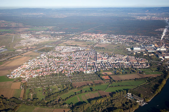 Vue aérienne de Quartier Sandhofen in Mannheim dans le département Bade-Wurtemberg, Allemagne