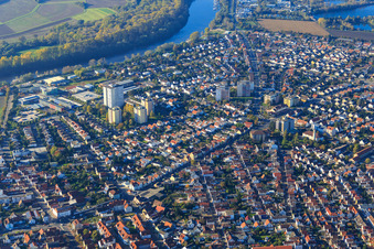Vue aérienne de De Wormser Straße à Althrein à Lampertheim dans le département Hesse, Allemagne