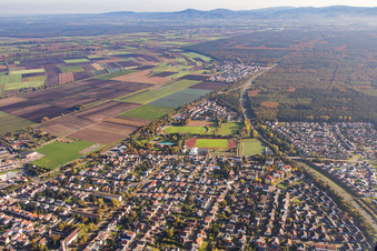 Vue aérienne de De l'ouest à Bürstadt dans le département Hesse, Allemagne