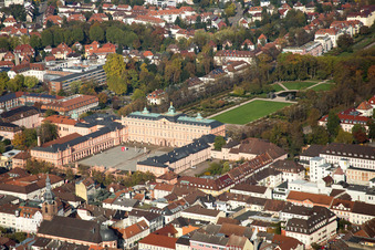 Vue aérienne de Château - Résidence Palace Rastatt sur Herrenstraße dans le quartier Rastatt-Innenstadt à Rastatt dans le département Bade-Wurtemberg, Allemagne